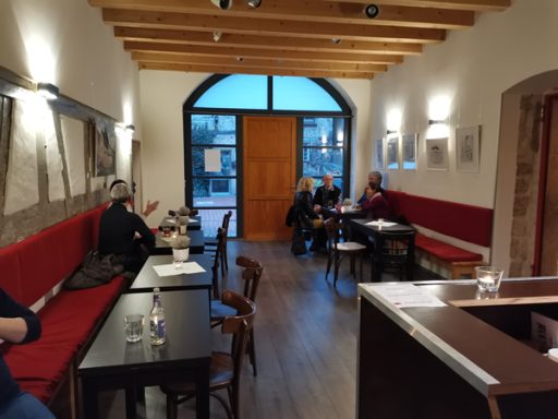 Im Café des Theaters