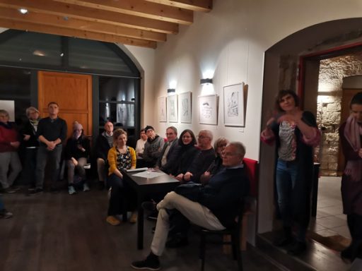 Bei der Ausstellungseröffnung